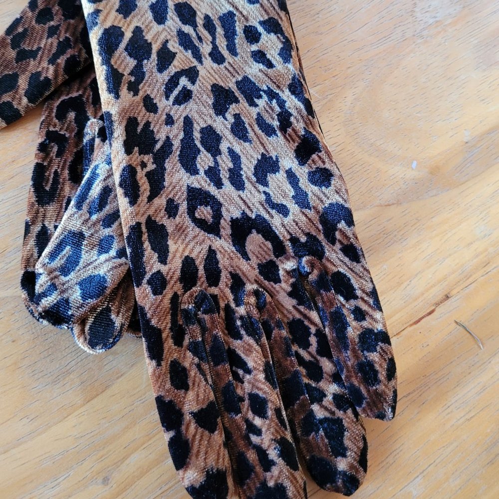 Leopard Gloves